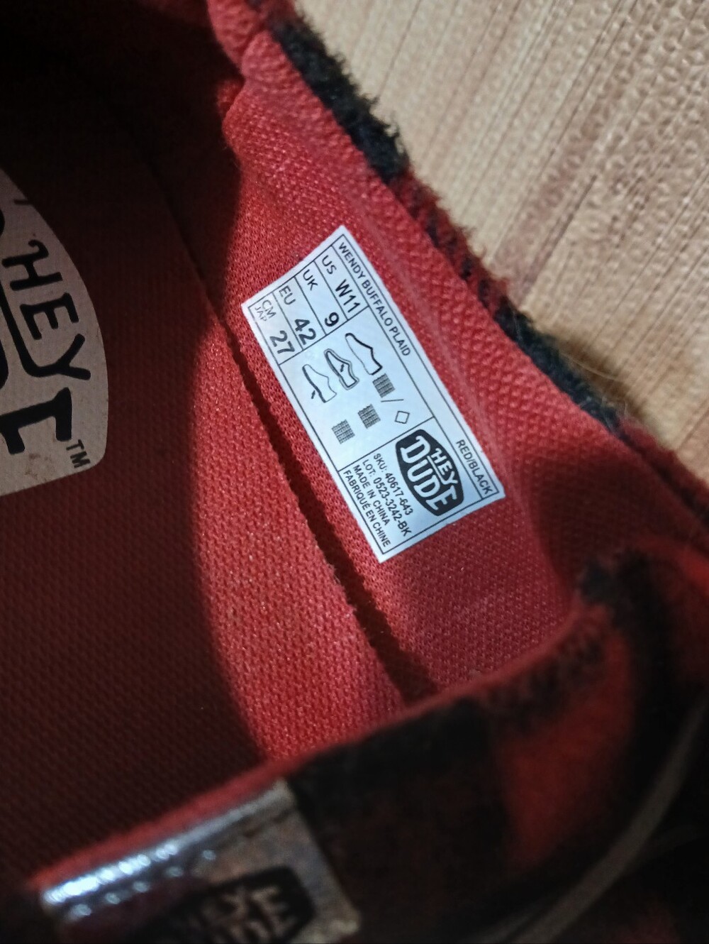 Hey Dude Wendy Buffalo Plaid Shoes Red/Black 40657-610- Women's  11 Euc - Picture 8 of 8